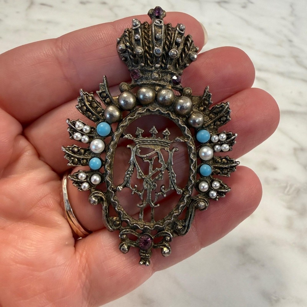 Vintage Crest Heraldic Faux Pearl Brooch Michael Jackson Style